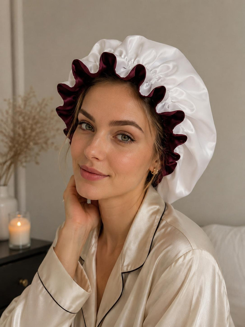 Bonnet imperméable avec intérieur satin Ajustable