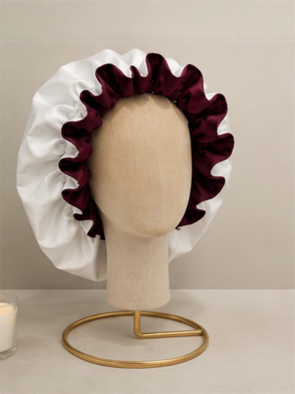 Bonnet imperméable avec intérieur satin Ajustable